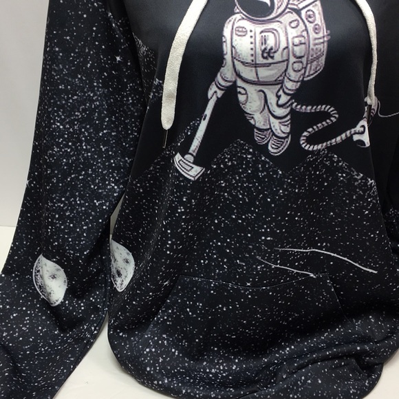 Hoodie pull-over. - Picture 3 of 6